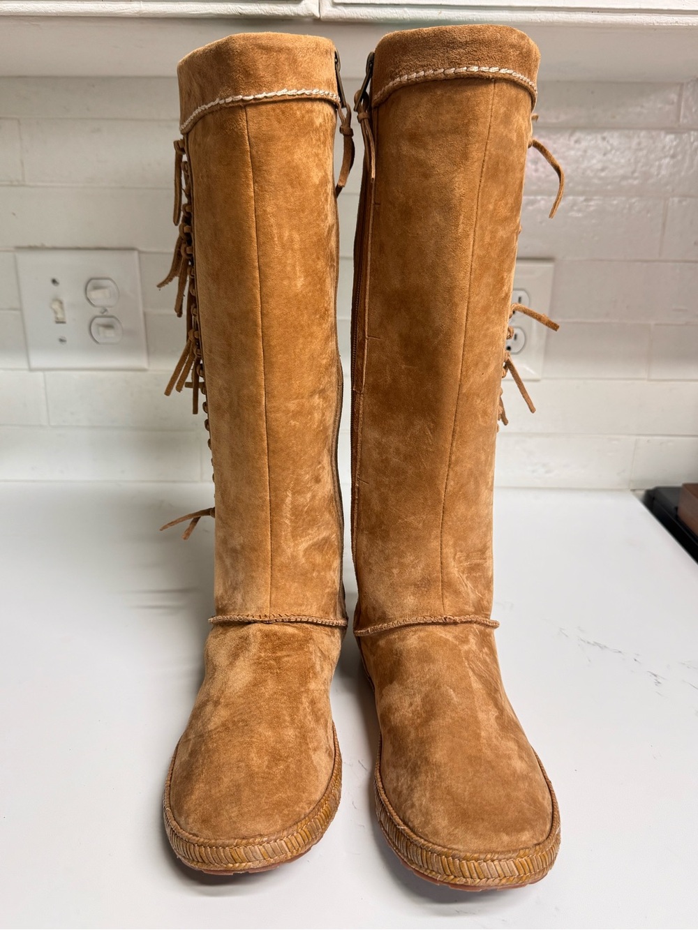 UGG Boots Womens Fringe Mammoth Moccasin Tan Suede Boots - Size 9.5 - Picture 3 of 16